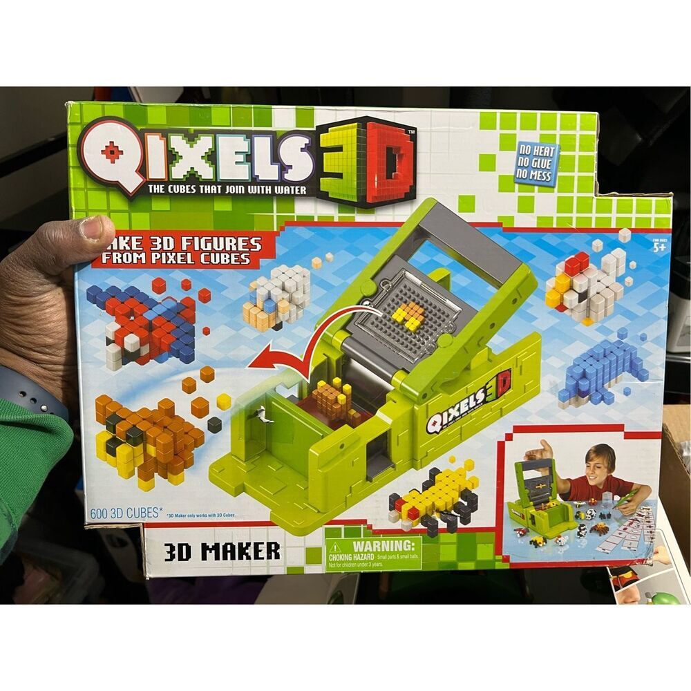 Brand New” Qixels 3D Maker Kit w/600 3D Cubes, Templates, Tools and more!